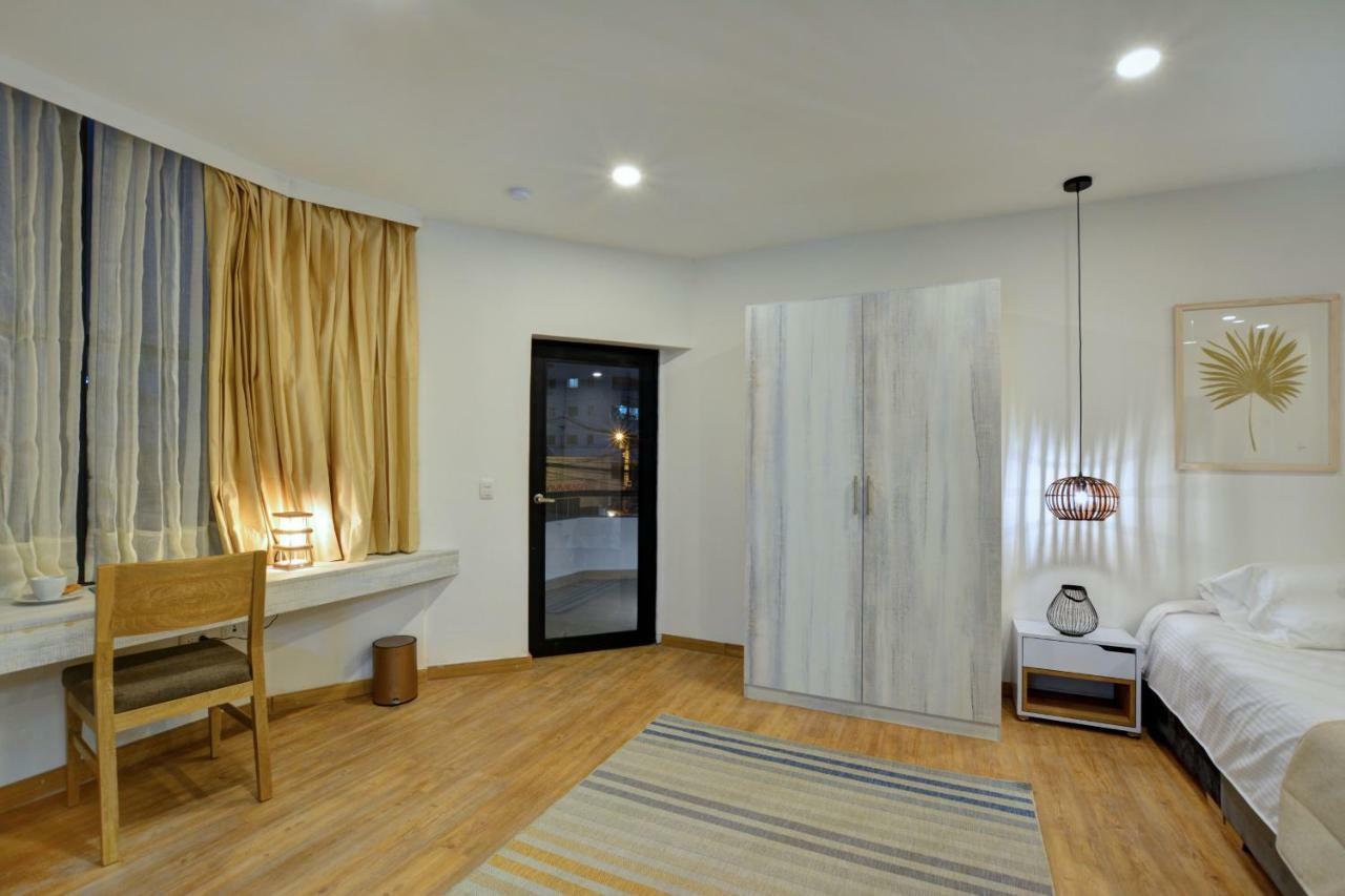Suites By Lifeafar Apartment *