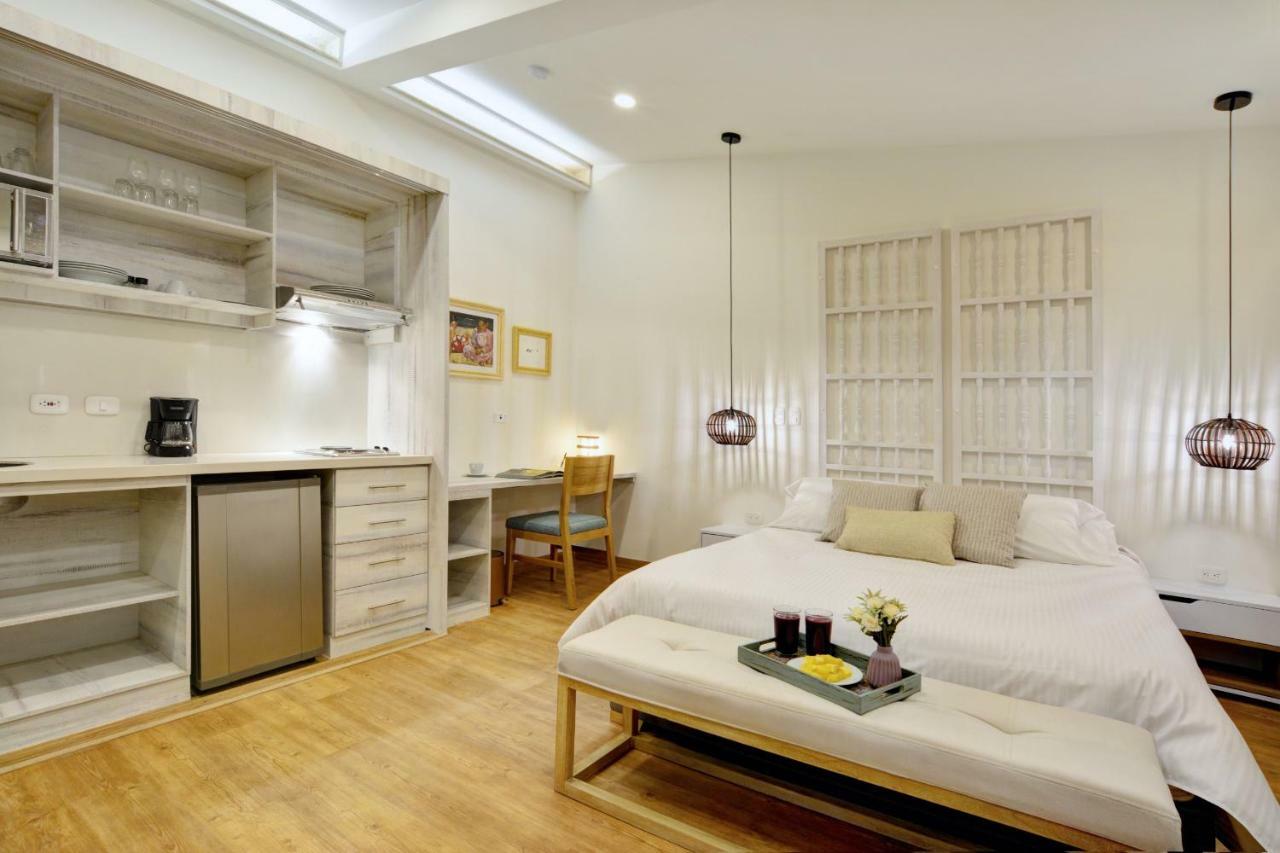 Suites By Lifeafar *